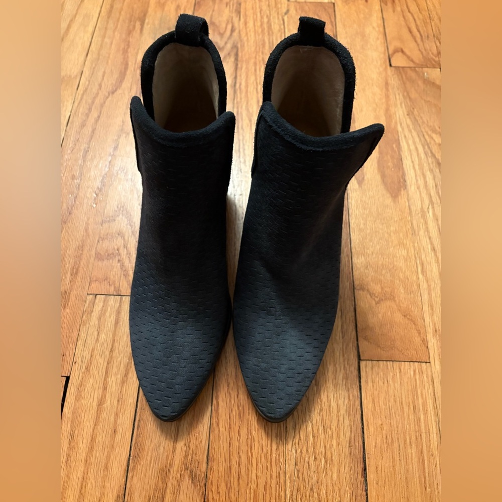 Lucky Brand Black Textured Ankle Booties